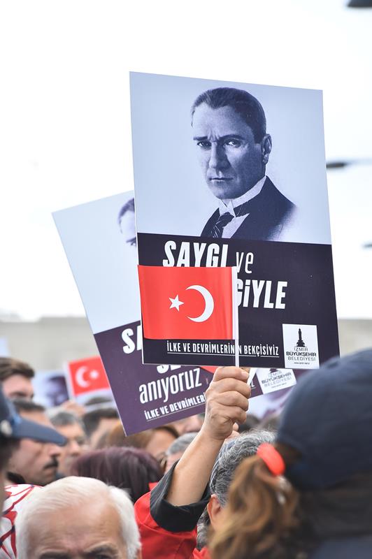 İzmir Ata'sı için tek yürek oldu