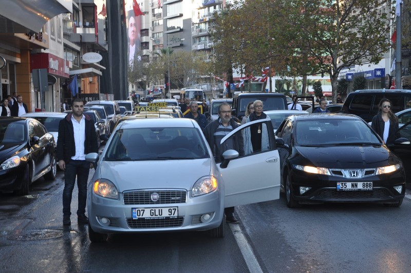 İzmir’de hayat durdu