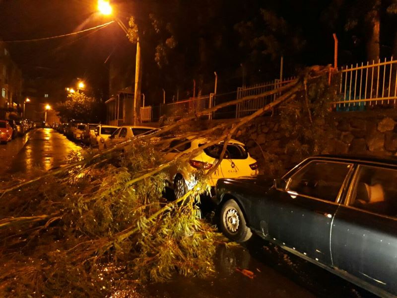 İzmir yağmur ve lodosa teslim!