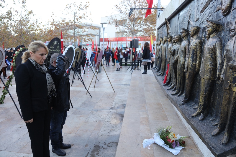 İzmir’de hayat durdu