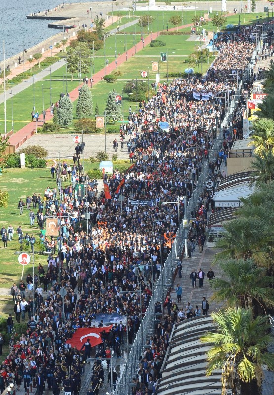 İzmir Ata'sı için tek yürek oldu