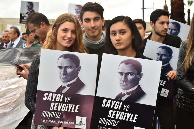 İzmir Ata'sı için tek yürek oldu