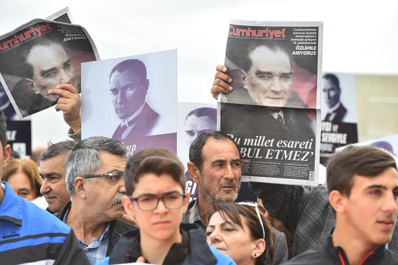 İzmir Ata'sı için tek yürek oldu