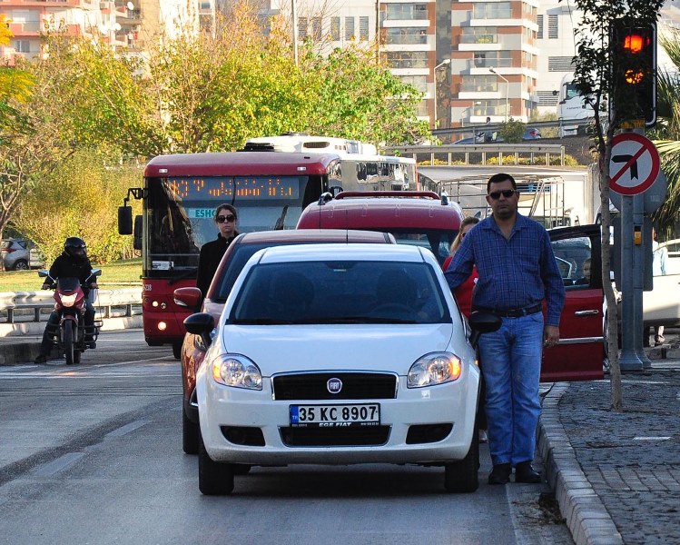İzmir’de hayat durdu