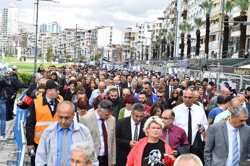 İzmir Ata'sı için tek yürek oldu