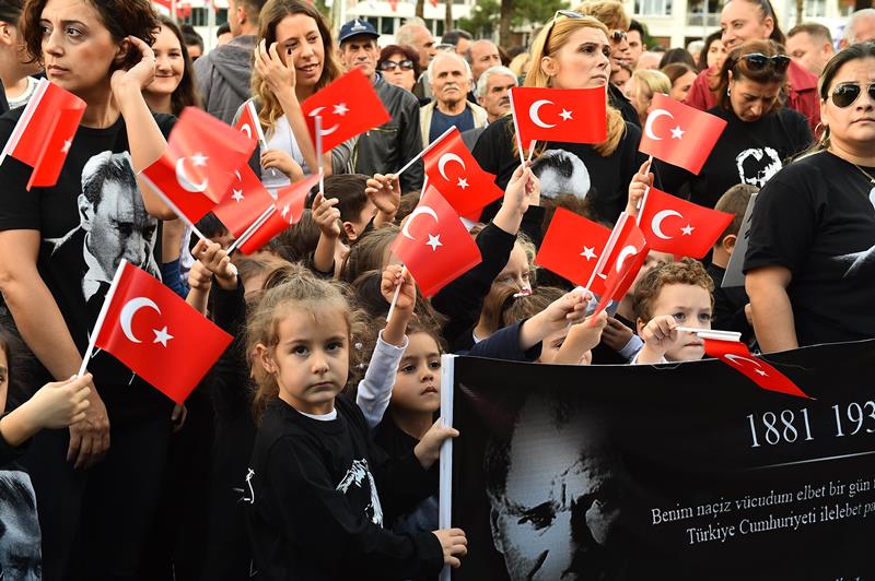 İzmir Ata'sı için tek yürek oldu