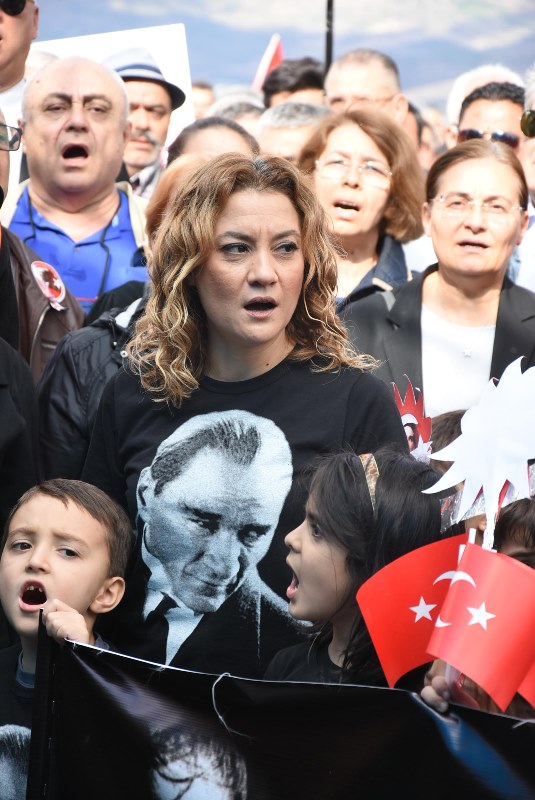 İzmir Ata'sı için tek yürek oldu