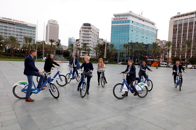 Avrupalılar İzmir'i böyle gezdi