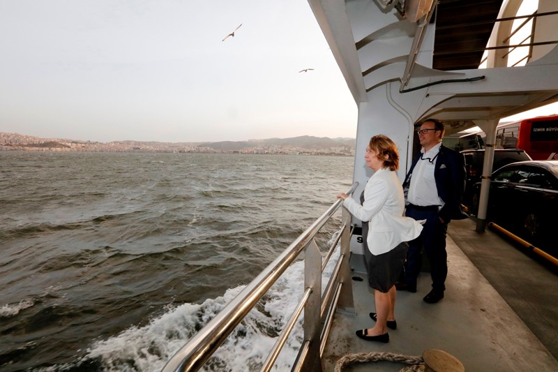 Avrupalılar İzmir'i böyle gezdi