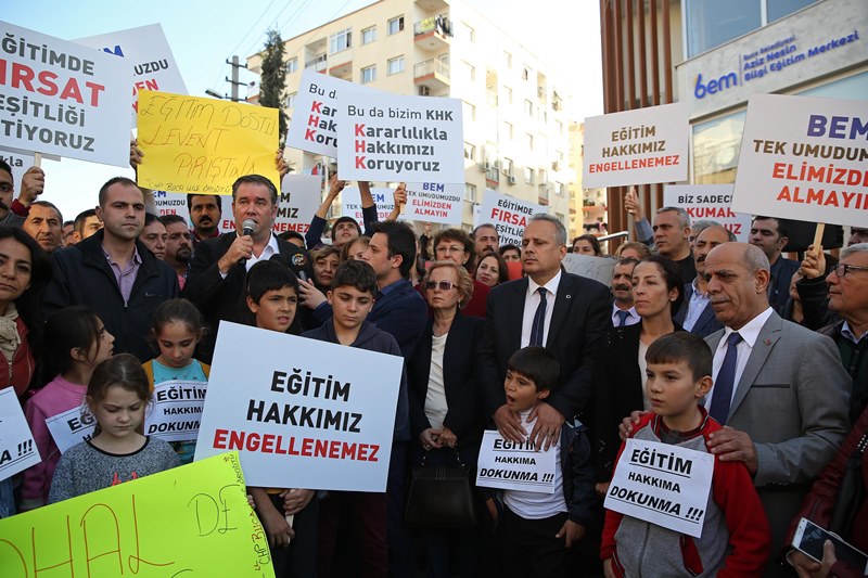 Buca'da KHK tepkisi