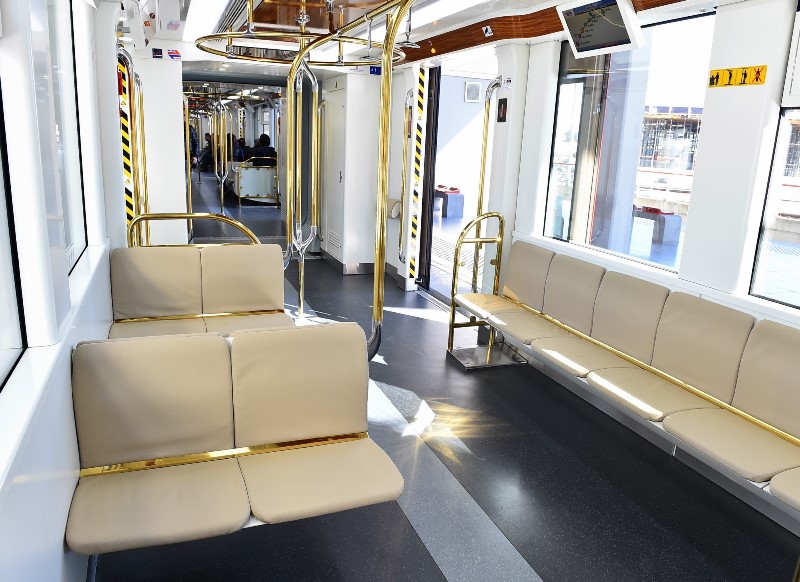 İzmir Metrosu'nda yat konsepti