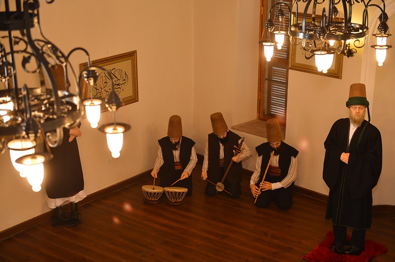 Emir Sultan’da tarihi dokunuş