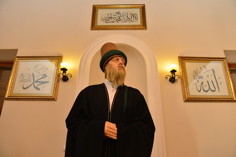 Emir Sultan’da tarihi dokunuş