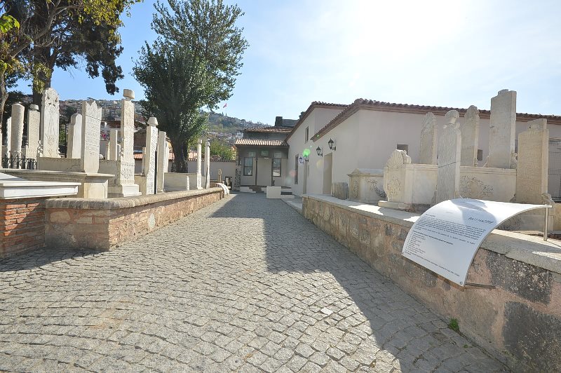 Emir Sultan’da tarihi dokunuş