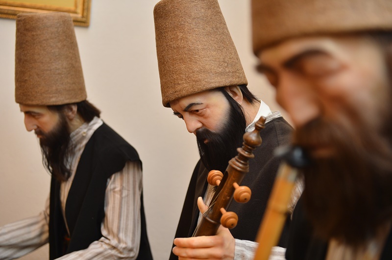 Emir Sultan’da tarihi dokunuş
