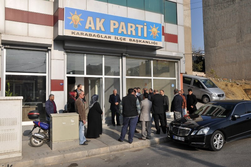 AK Parti ilçe binasına silahlı saldırı