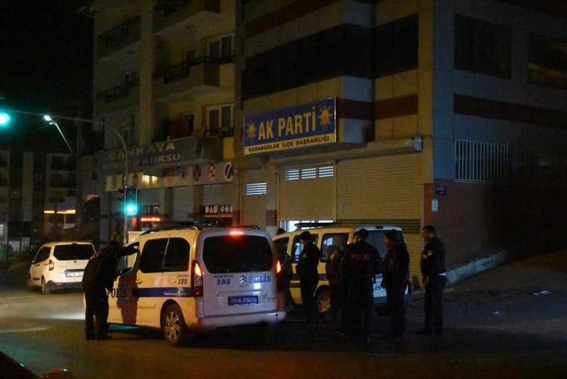 AK Parti ilçe binasına silahlı saldırı