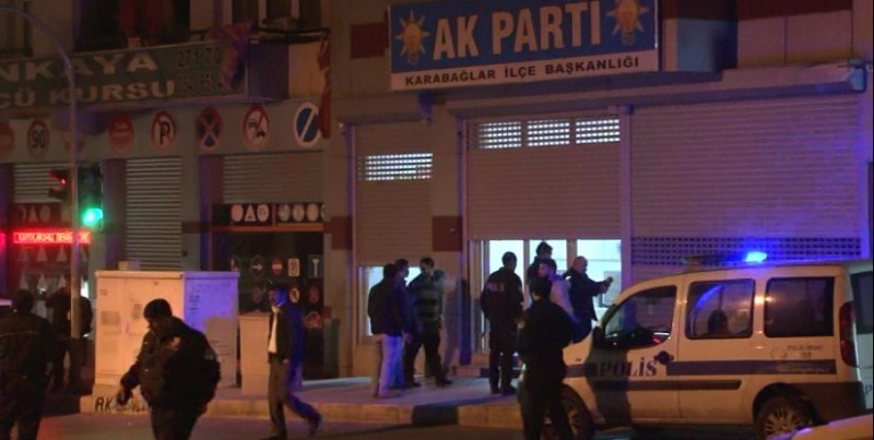 AK Parti ilçe binasına silahlı saldırı