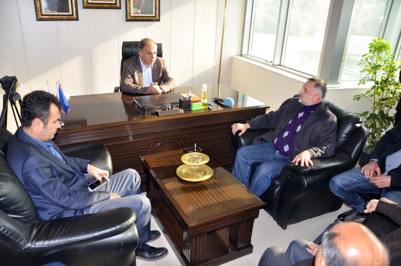 AK Parti ilçe binasına silahlı saldırı