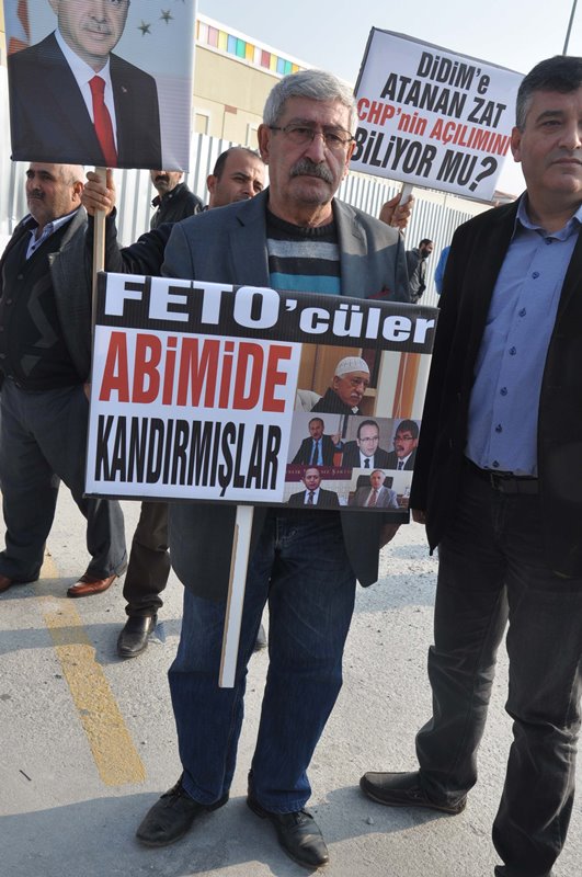 Kılıçdaroğlu'nun kardeşinden FETÖ protestosu