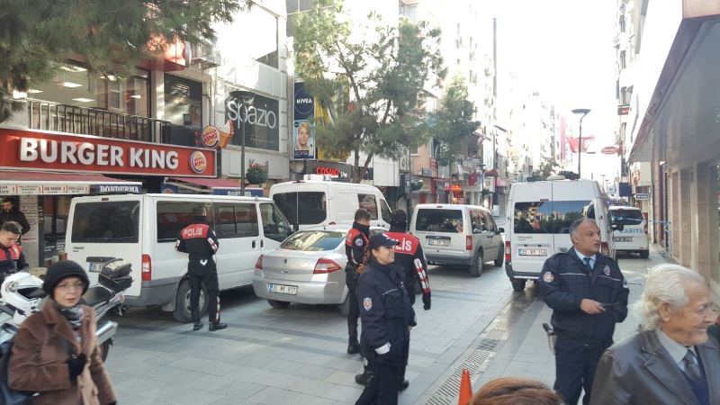 Karşıyaka Çarşısı'nda büyük panik