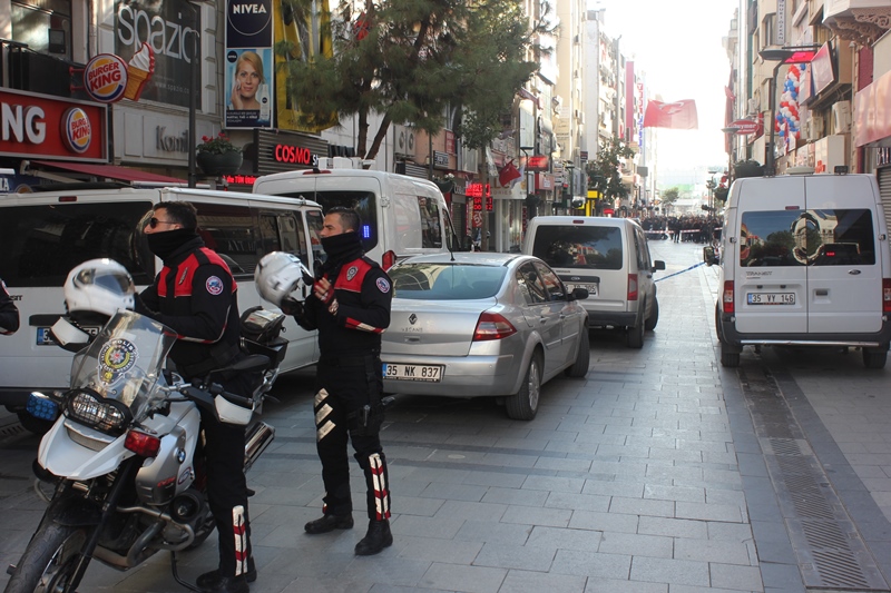 Karşıyaka Çarşısı'nda büyük panik