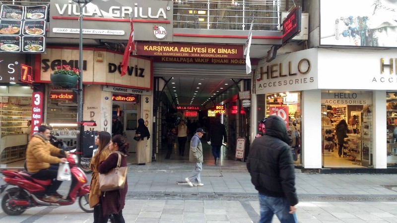 Karşıyaka Çarşısı'nda büyük panik