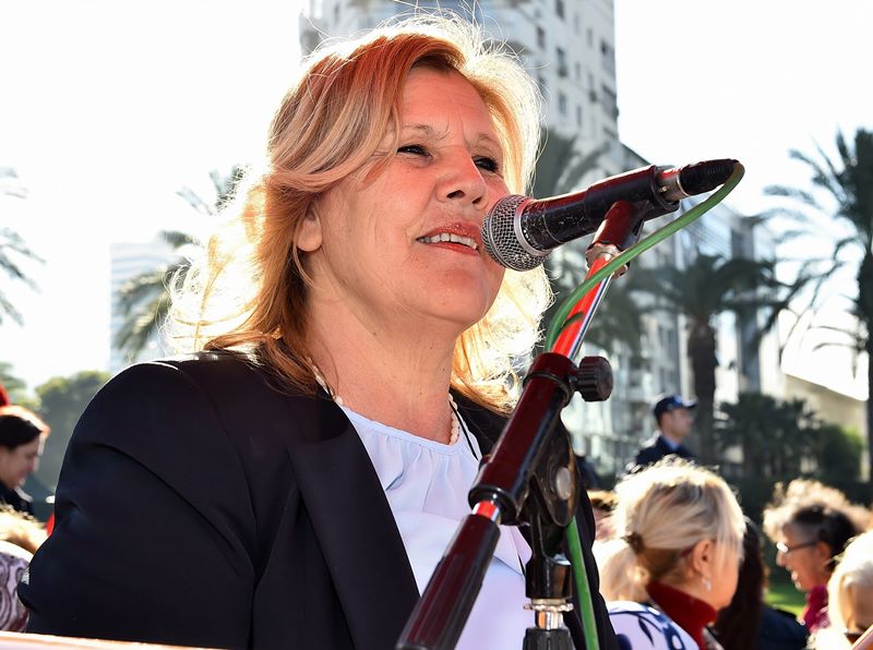Başkan'dan kadınlara direnme çağrısı