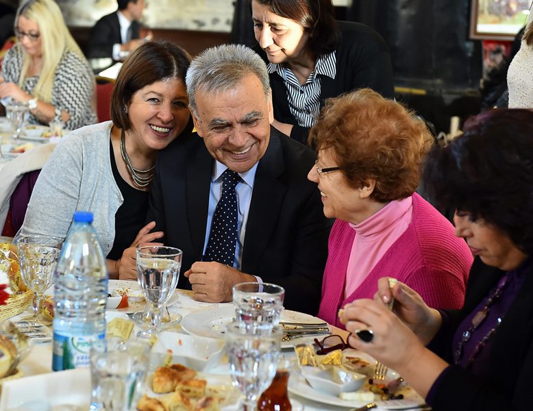 Başkan'dan kadınlara direnme çağrısı