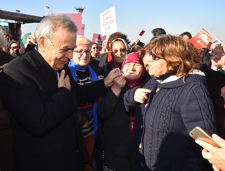 Başkan'dan kadınlara direnme çağrısı