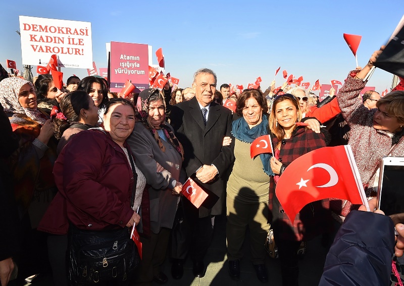 Başkan'dan kadınlara direnme çağrısı