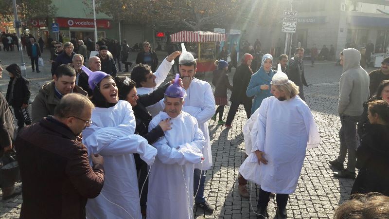 CHP Konak'tan iktidara 'delirttiniz' isyanı