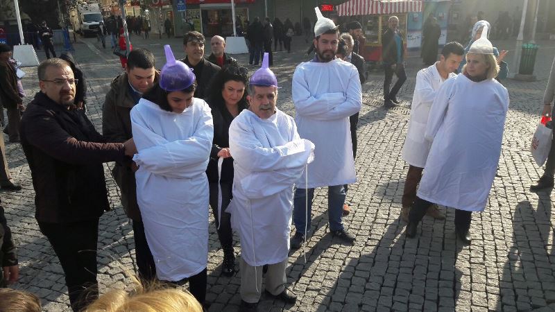 CHP Konak'tan iktidara 'delirttiniz' isyanı