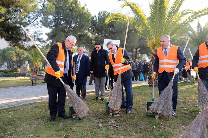 Farkındalık için başkanlar temizledi