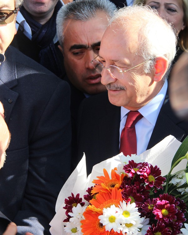 Kılıçdaroğlu, açılışlar için İzmir'de