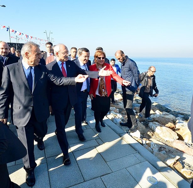 Kılıçdaroğlu, açılışlar için İzmir'de