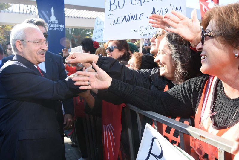 Kılıçdaroğlu, açılışlar için İzmir'de