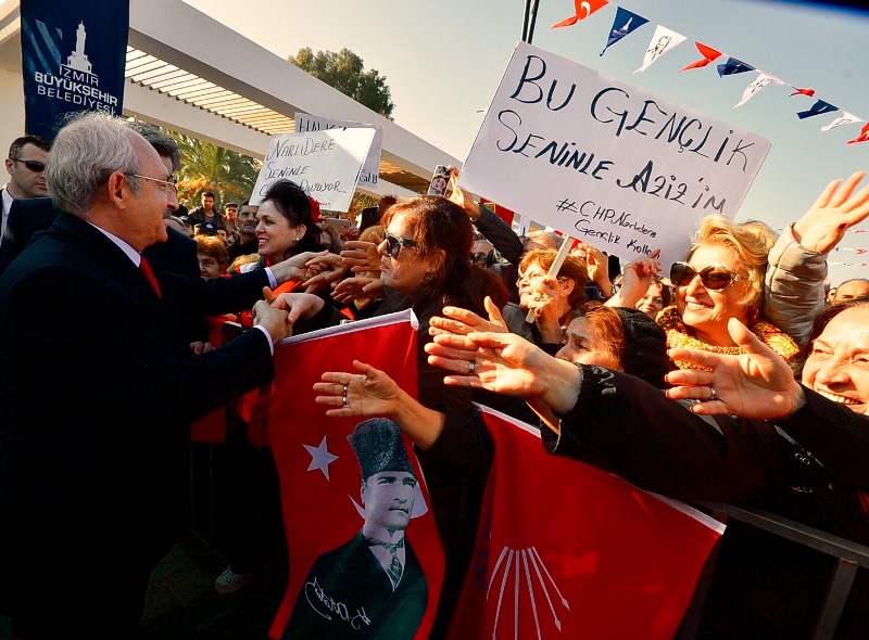 Kılıçdaroğlu, açılışlar için İzmir'de