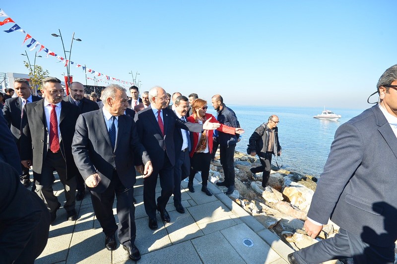 Kılıçdaroğlu, açılışlar için İzmir'de
