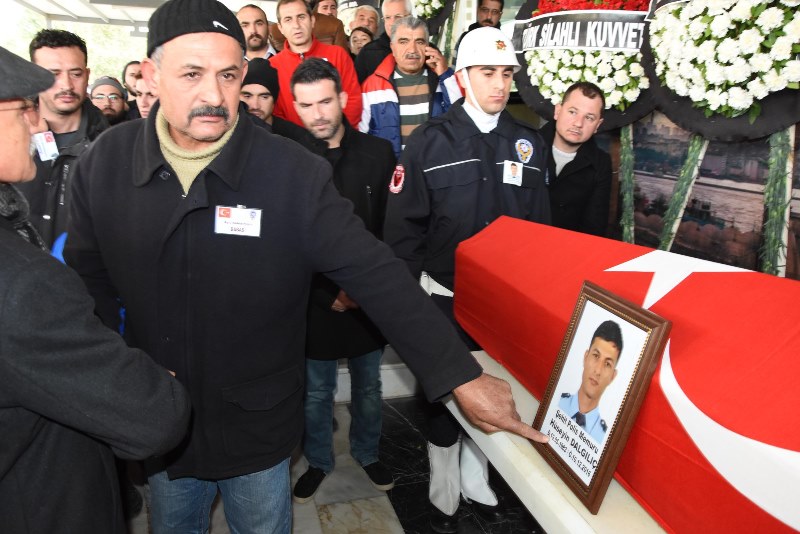 İzmir şehidini uğurladı