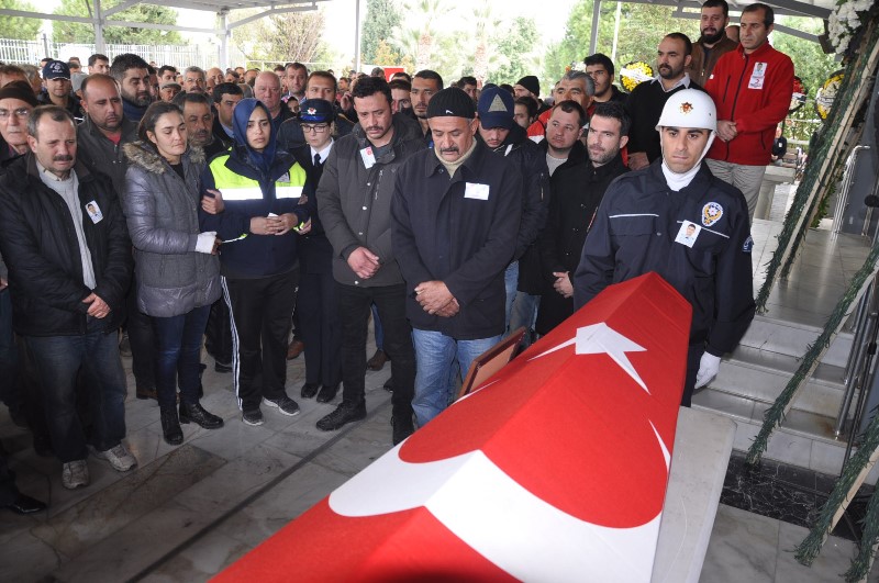 İzmir şehidini uğurladı