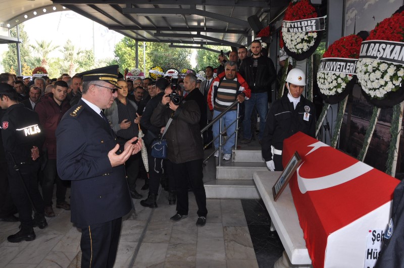 İzmir şehidini uğurladı
