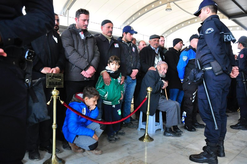 İzmir şehidini uğurladı