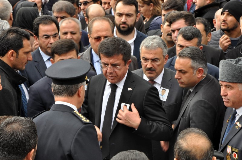 İzmir şehidini uğurladı