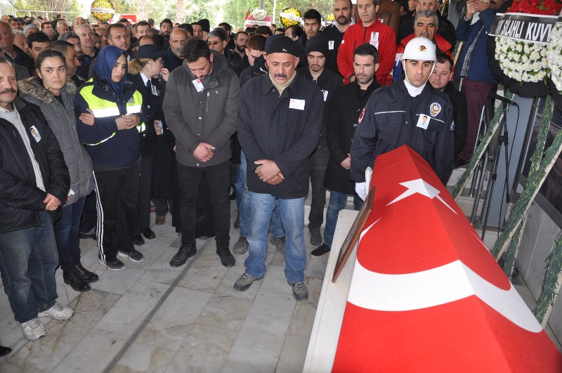 İzmir şehidini uğurladı