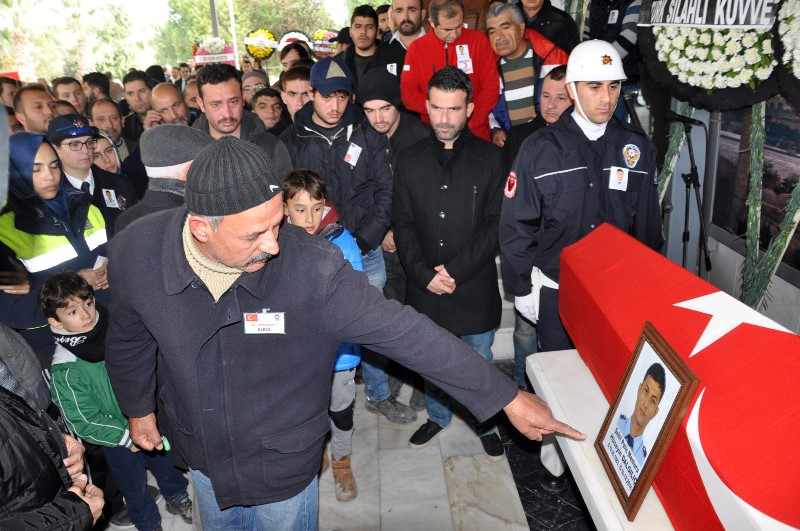 İzmir şehidini uğurladı