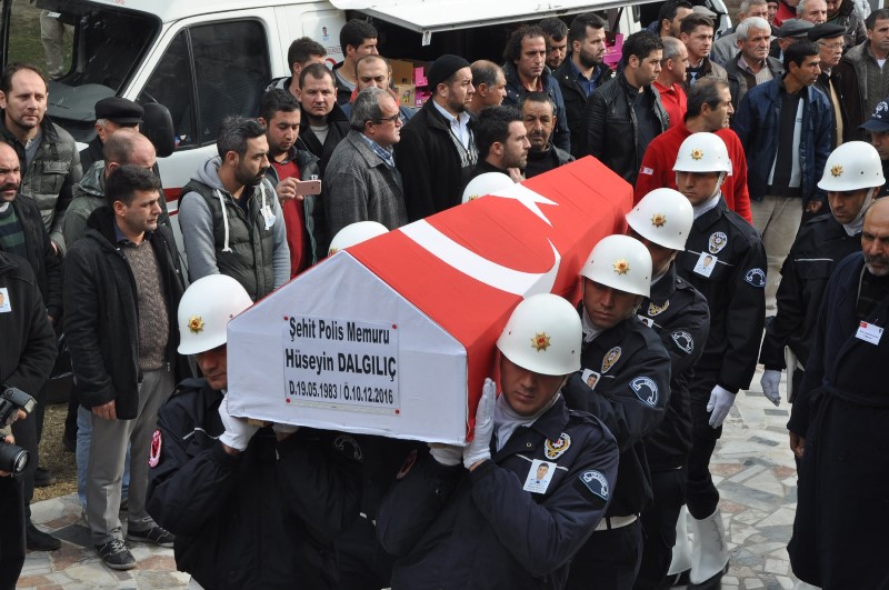 İzmir şehidini uğurladı