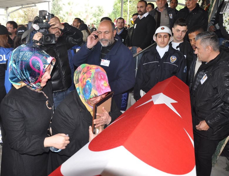 İzmir şehidini uğurladı
