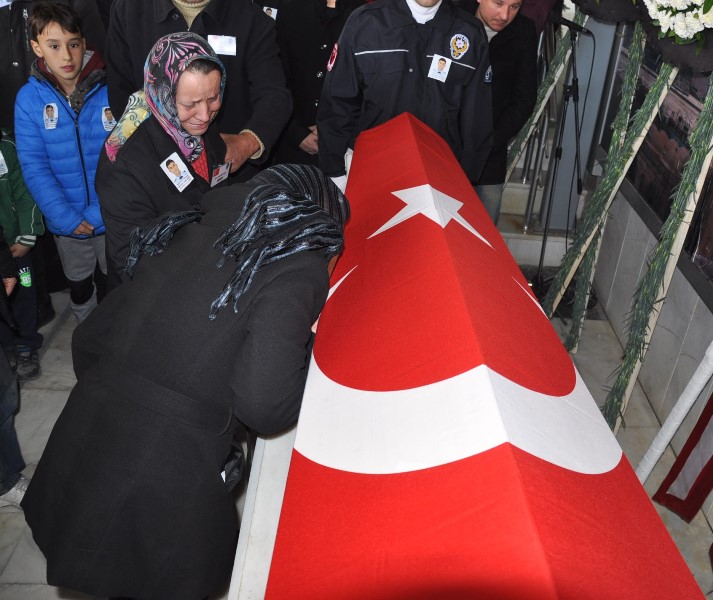 İzmir şehidini uğurladı