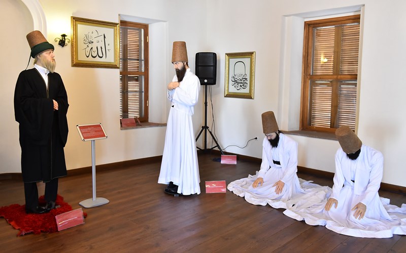 Emir Sultan görücüye çıktı